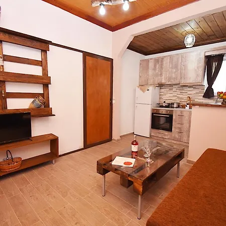 Muses Apartment *